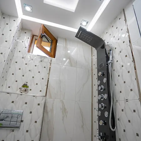 Διαμέρισμα Ar Luxury Vip *