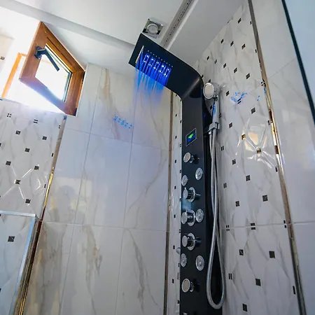 Ar Luxury Vip * Ravda